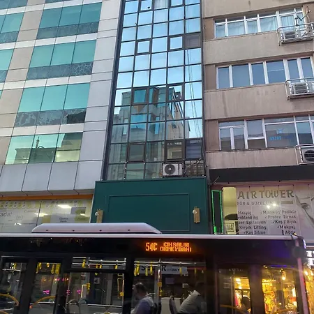 Comfort Home, 110 M2 At Center, Metro In 10 Seconds, 1 Living And 1 Bedroom Apartmán *