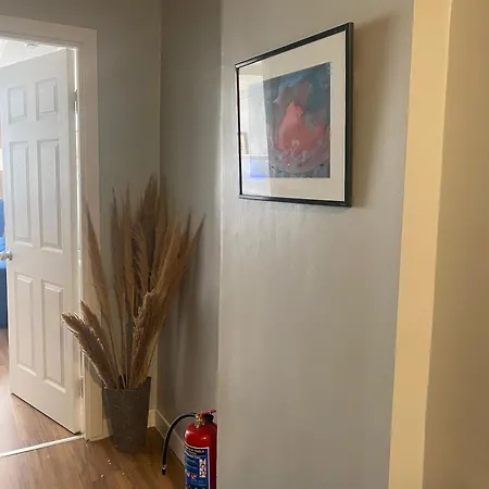 Apartmán Comfort Home, 110 M2 At Center, Metro In 10 Seconds, 1 Living And 1 Bedroom *