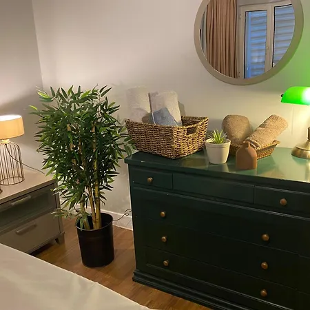 Comfort Home, 110 M2 At Center, Metro In 10 Seconds, 1 Living And 1 Bedroom * Istanbulská provincie